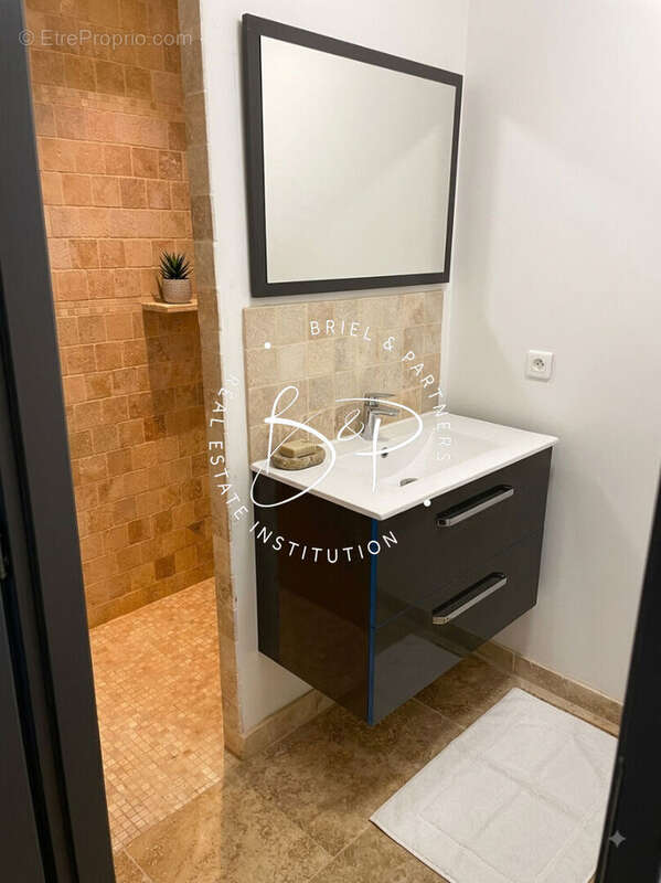 LORGUES A VENDRE Appartement  T3 entièrement rénové - photo 3