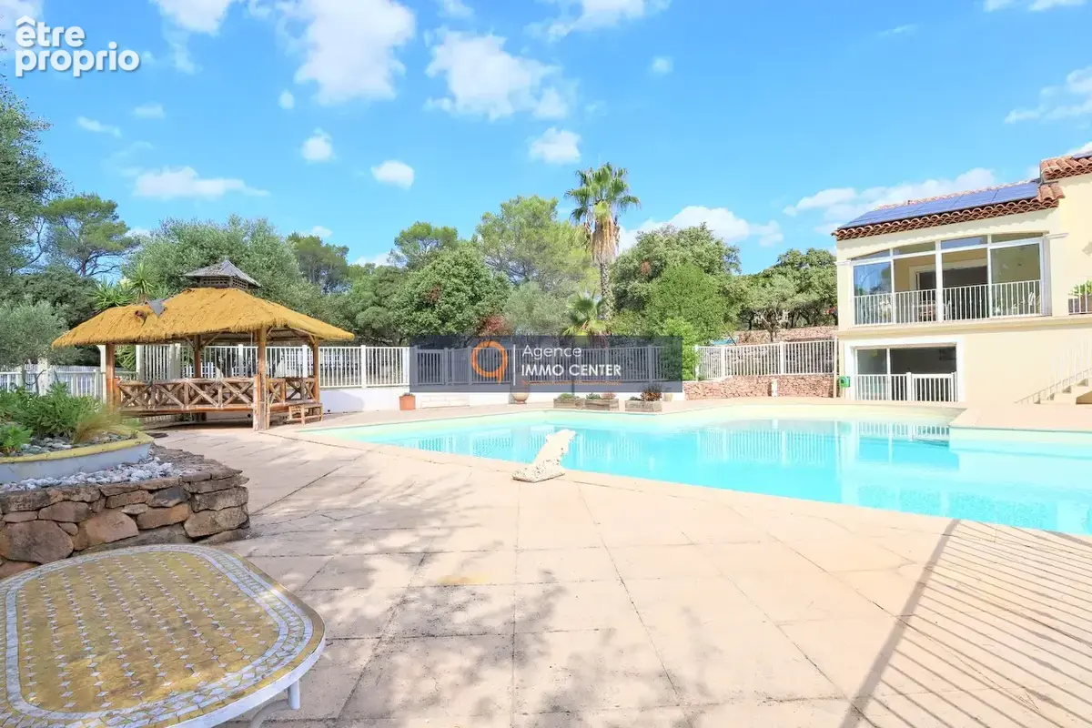 Cuers   propriété familiale avec piscine, garage et dépendance - photo 12