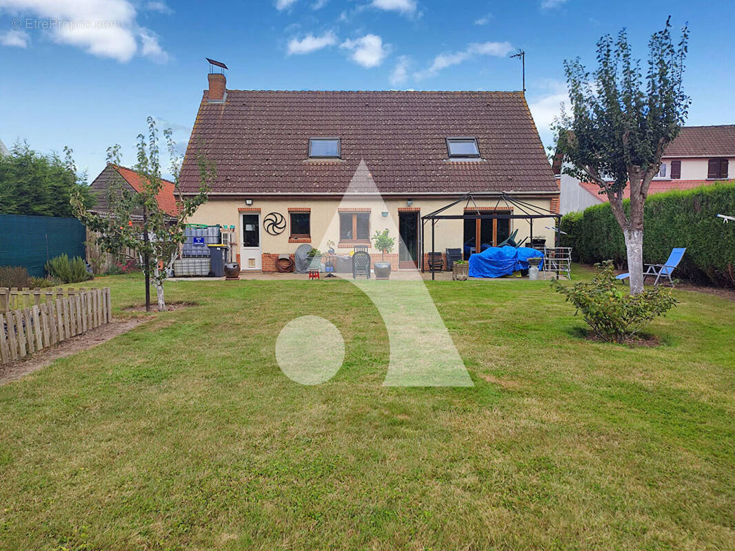 Maison à SAINT-MARTIN-AU-LAERT