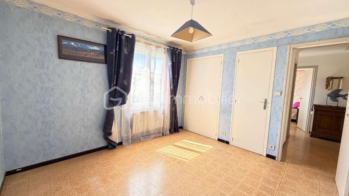 Maison à PEZILLA-LA-RIVIERE