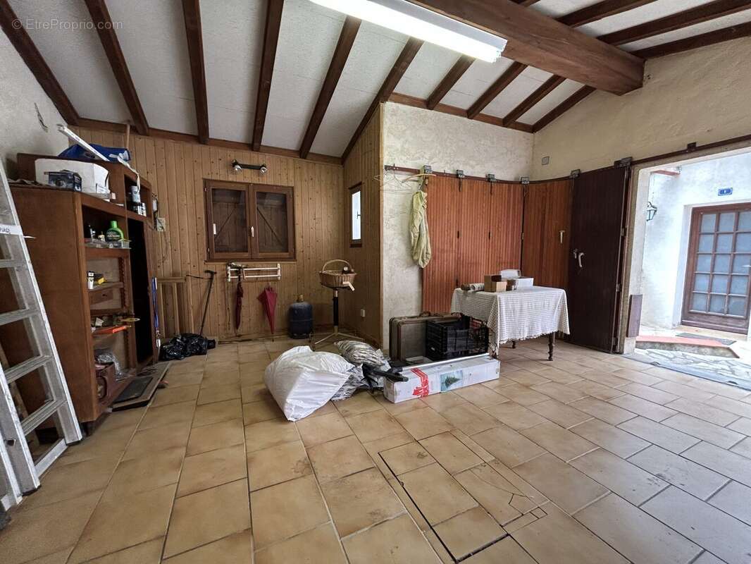 garage