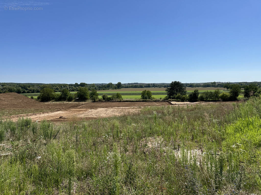Terrain à MONTIGNY-LES-METZ