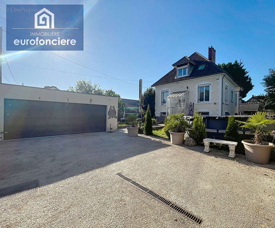 Maison à SAINTE-SAVINE