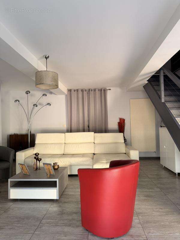 Maison 180 m² à Piegut-Pluviers  - photo 7