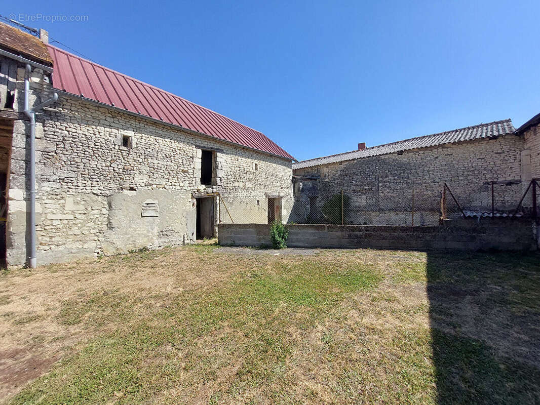 Maison à SAINT-CHRISTOPHE
