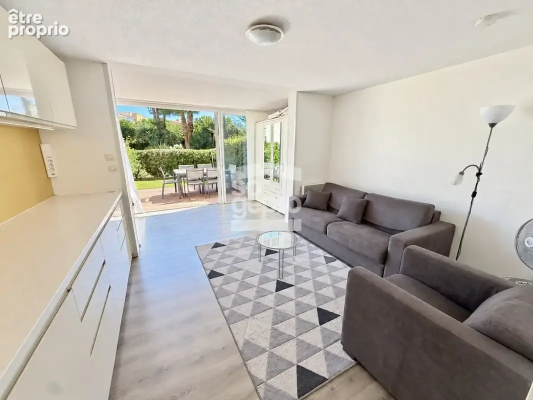 Réf : 2338 - Vente 2 Pièces Cabine en rez-de-jardin avec parking, secteur Richelieu ! - photo 8