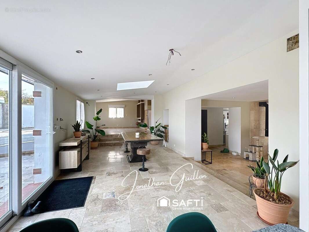 Photo 3 - Maison à CRECY-LA-CHAPELLE