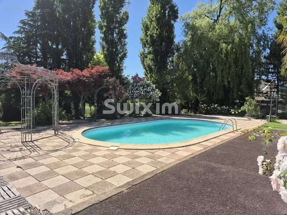 Maison à ROCHEFORT-SUR-NENON