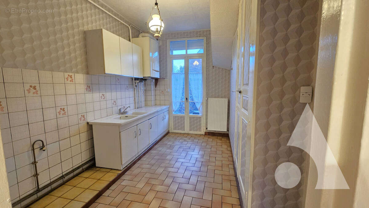 Maison à ESTREES-SAINT-DENIS