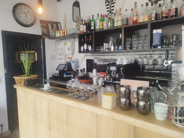 Commerce à MAISONS-LAFFITTE