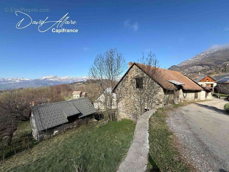 Maison à SAINT-MICHEL-DE-CHAILLOL