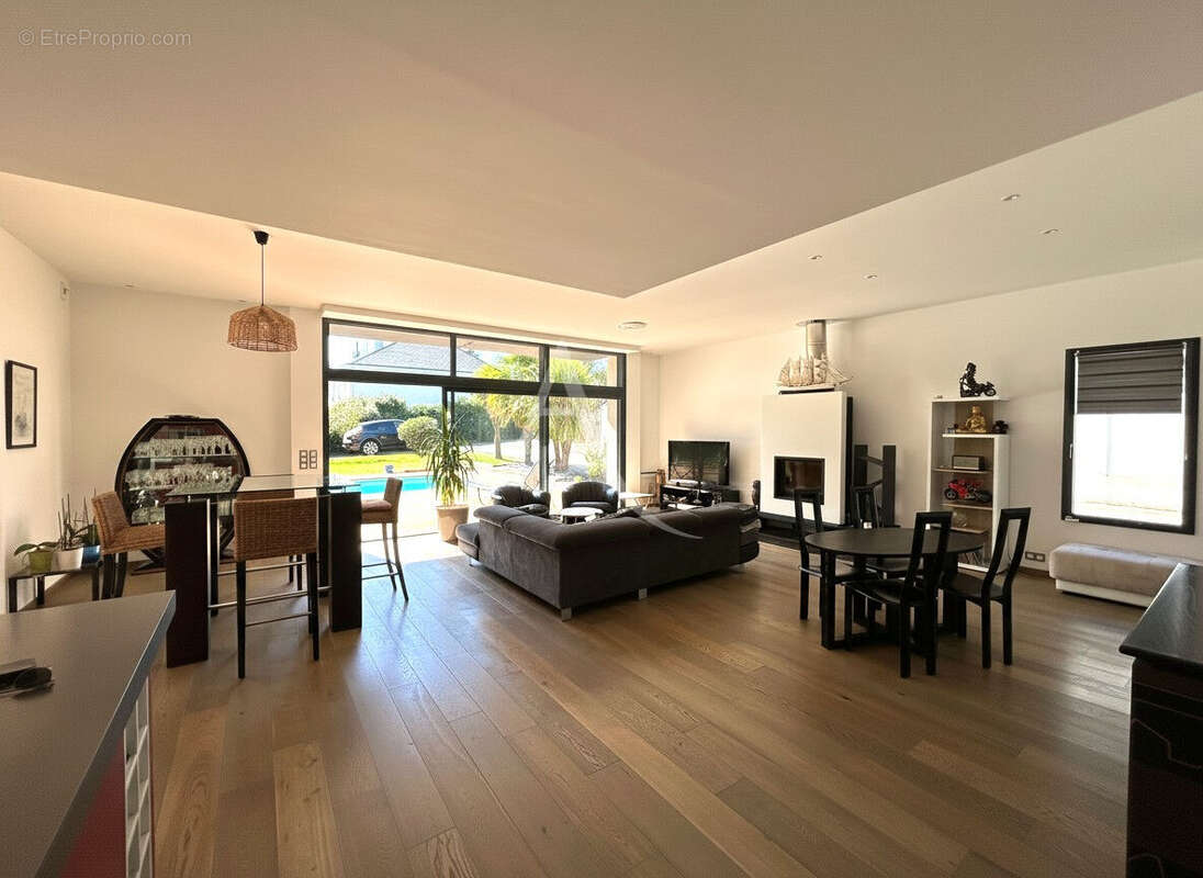 Contemporaine de 215m²  avec piscine et triple garage Orvault Petit-Chantilly - photo 4