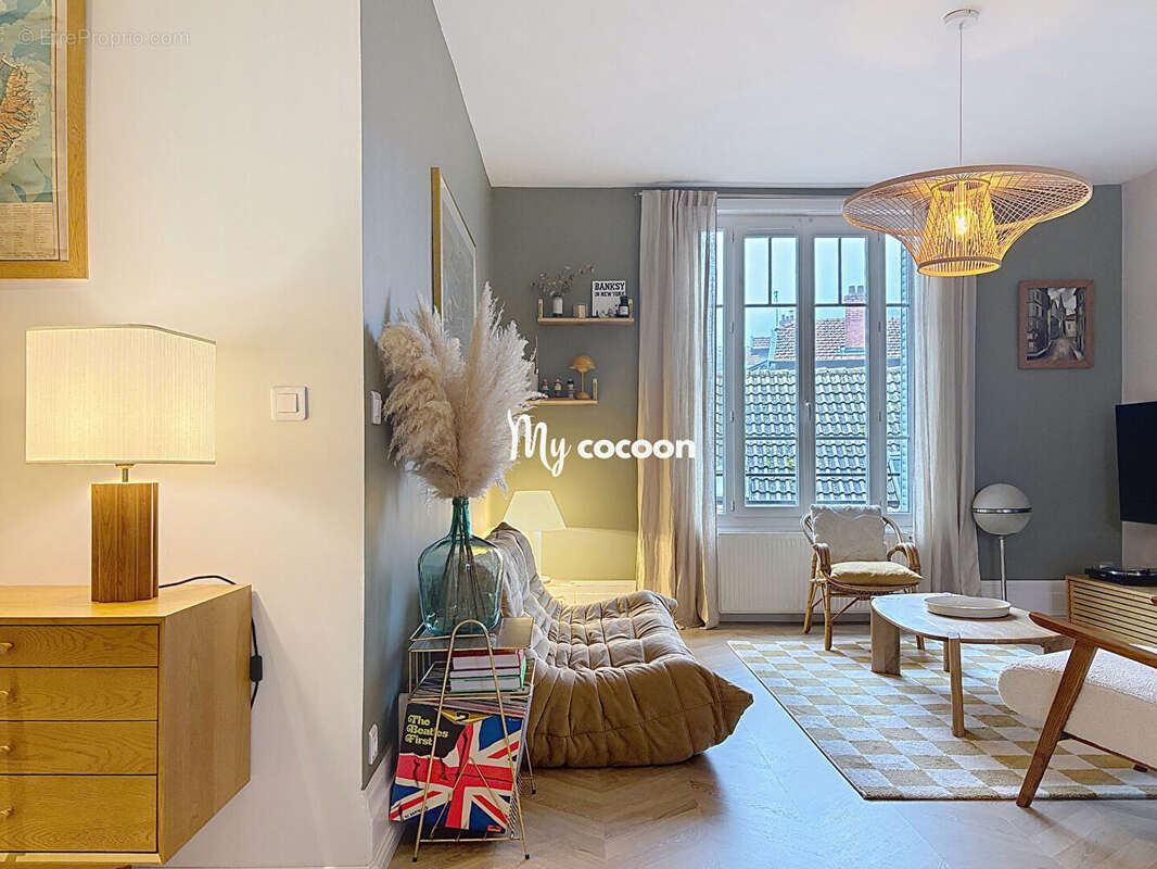 Appartement à RILLIEUX-LA-PAPE