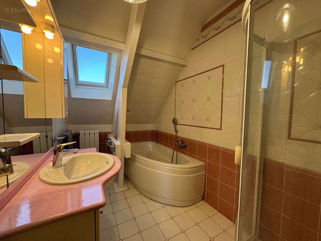 Maison à SAINT-NOM-LA-BRETECHE