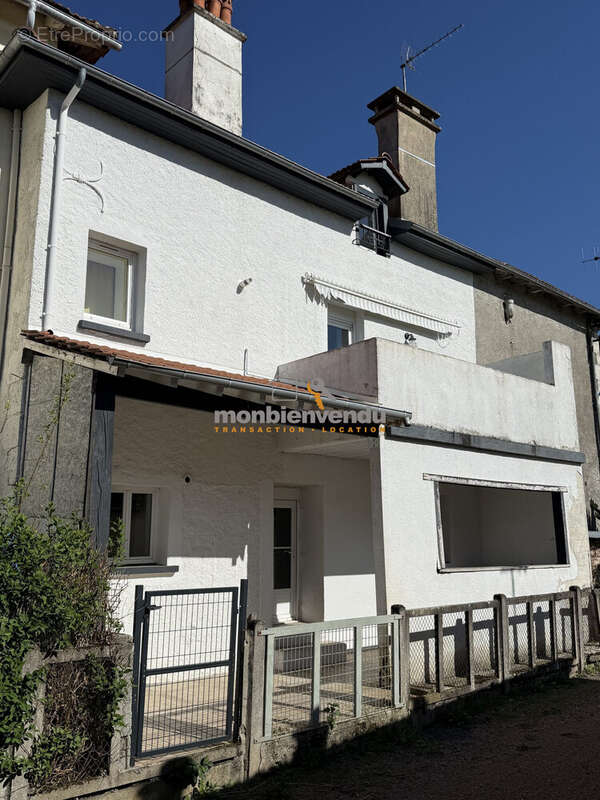 Maison à ARPAJON-SUR-CERE