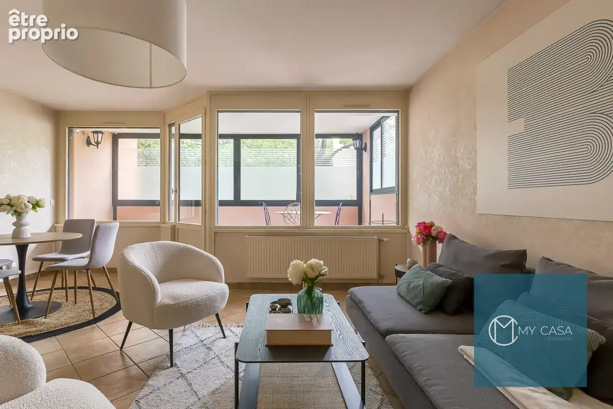 Appartement T4 avec Loggia et garage sur LYON 7 / BERGES DU RHONE - photo 3