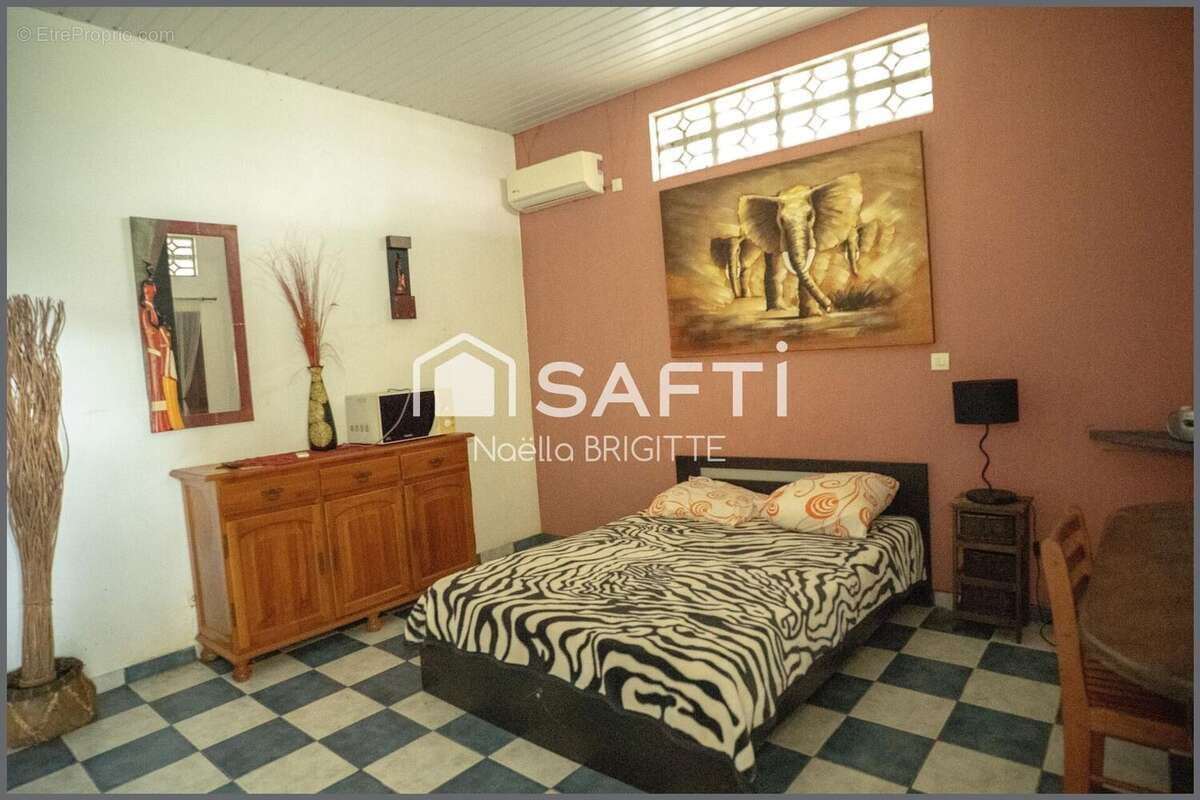 Photo 5 - Appartement à REMIRE-MONTJOLY