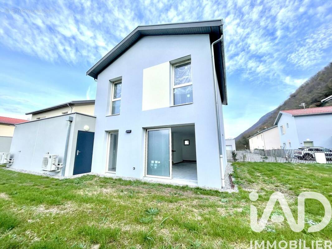 Photo 1 - Maison à COGNIN-LES-GORGES