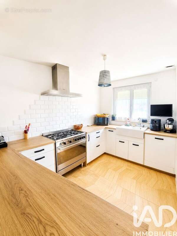 Maison 154 m² à Claira  - photo 6