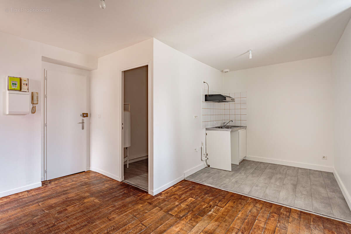 A vendre appartement t2 centre ville - photo 3