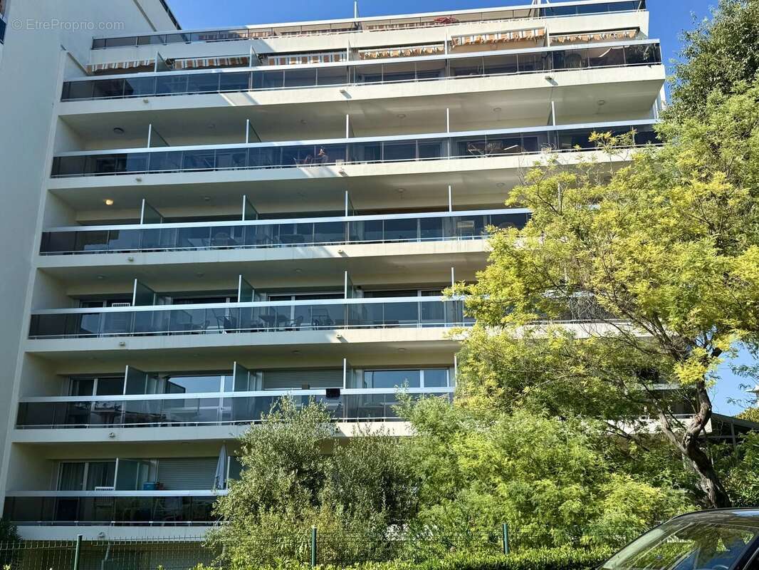 Studio Cabine de 23 m² – Quartier Rostagne - Résidence avec Piscine et Parc - photo 2