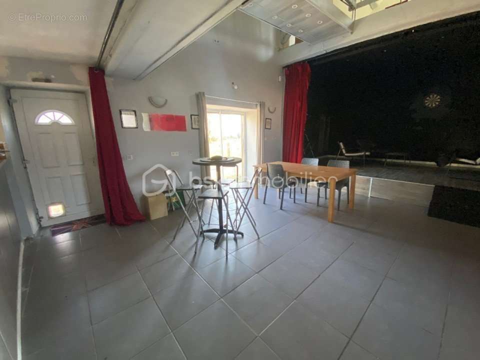 Maison à SAINT-MARTIN-DES-CHAMPS