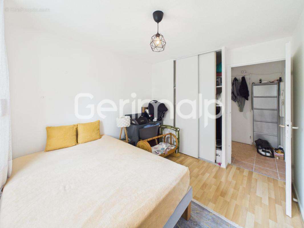 Vente - Appartement - 4 pièces + cuisine - 75 m² - 398 000 € - - photo 9