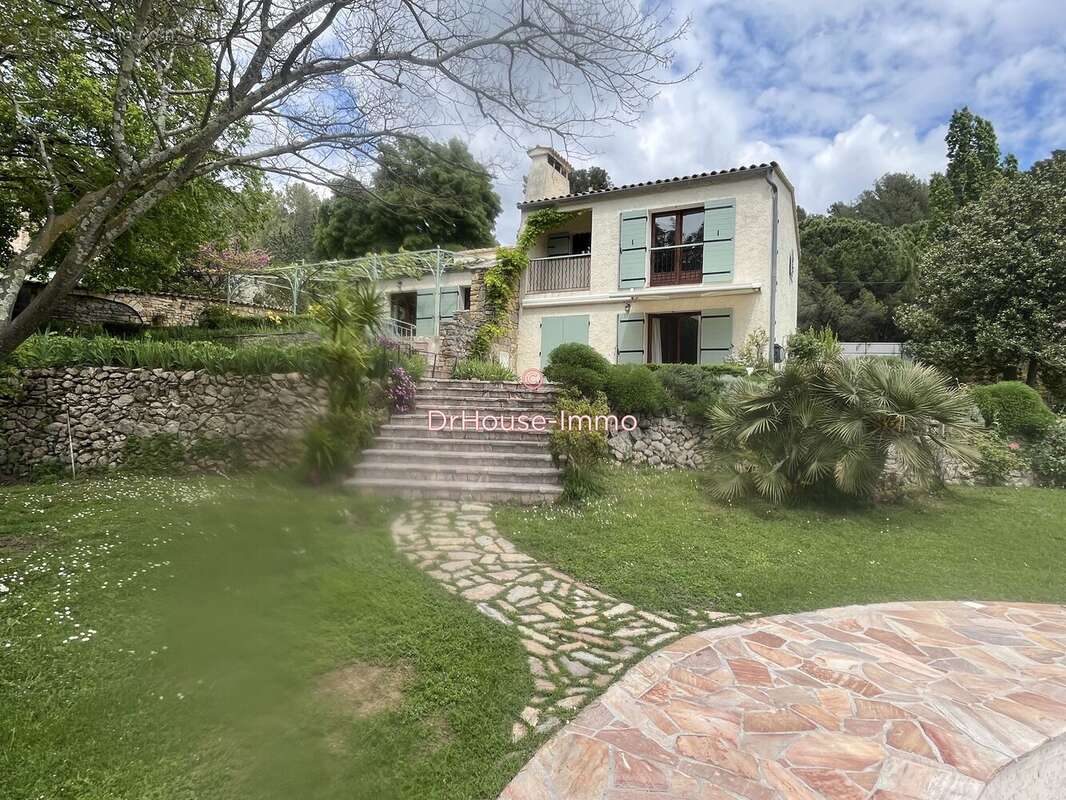 Maison à MEOUNES-LES-MONTRIEUX