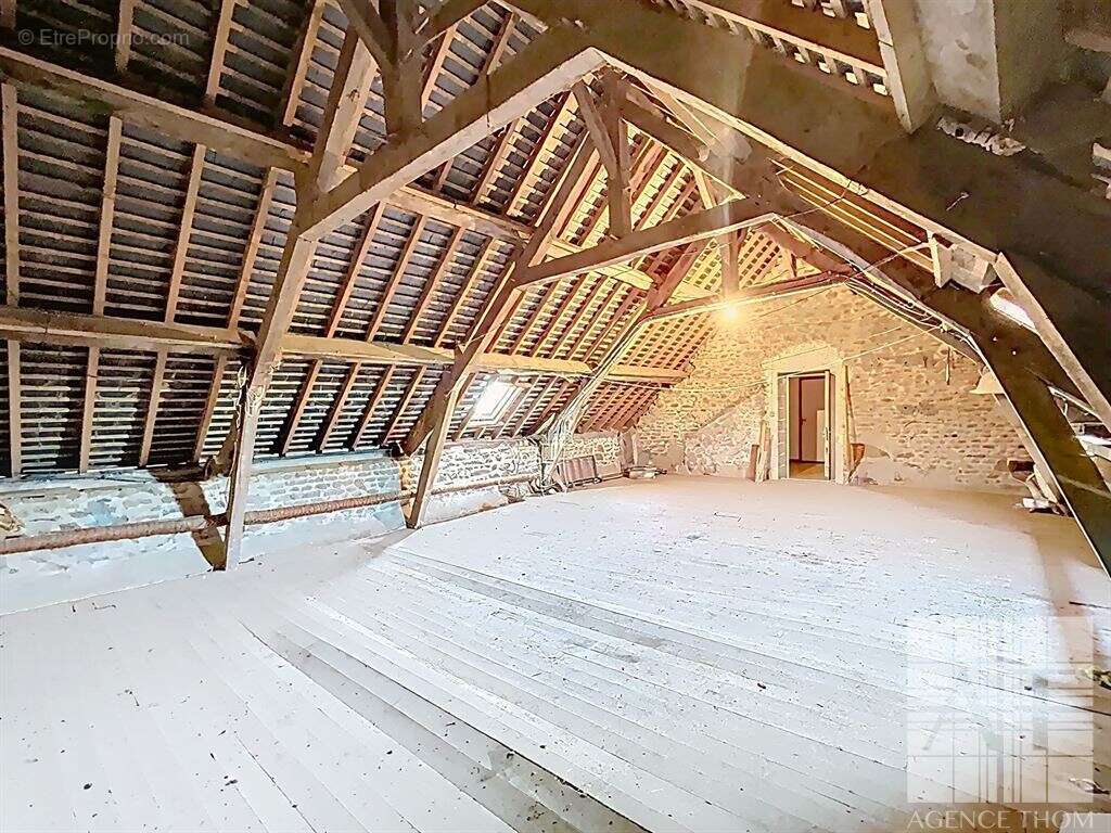 Maison à SAINT-DENIS-DE-GASTINES