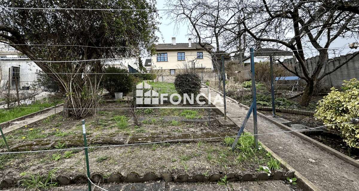 Maison à CORBEIL-ESSONNES