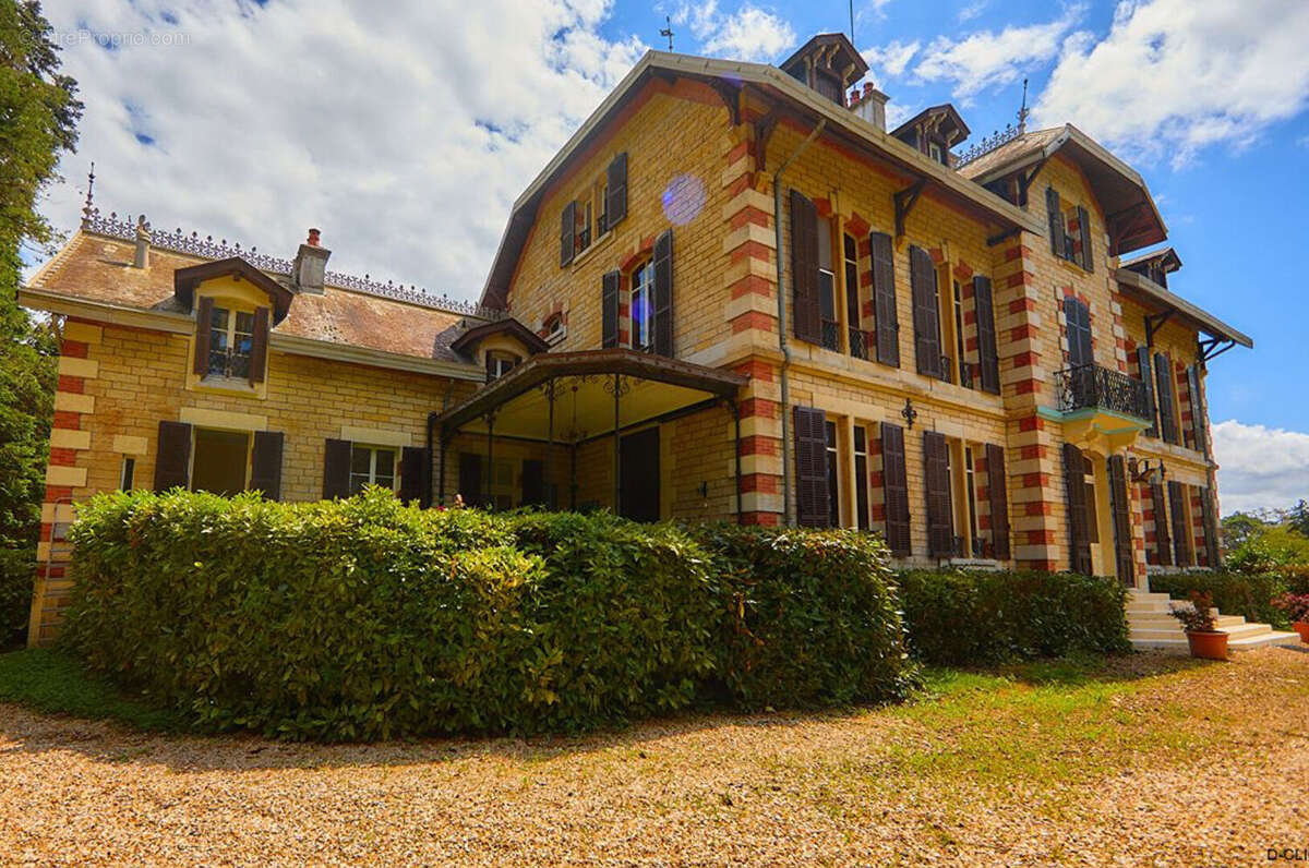Maison à ASNANS-BEAUVOISIN