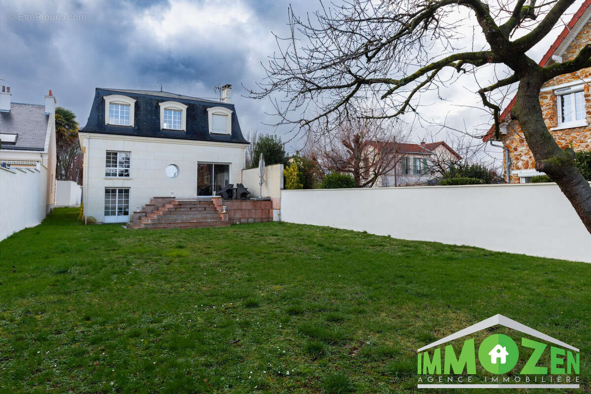 Maison à LIMEIL-BREVANNES