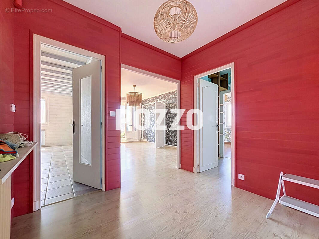Appartement à DONVILLE-LES-BAINS