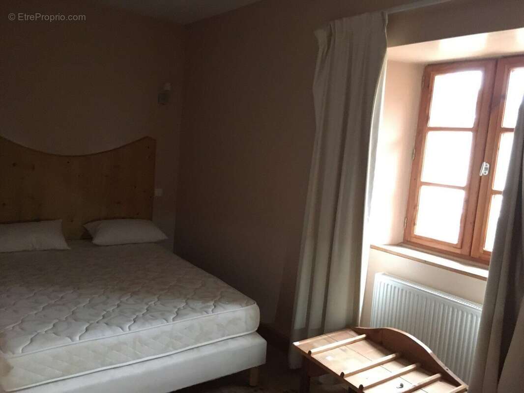 Commerce à SAINT-JUNIEN