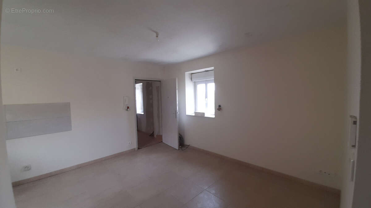 Appartement à BUSSIERE-GALANT