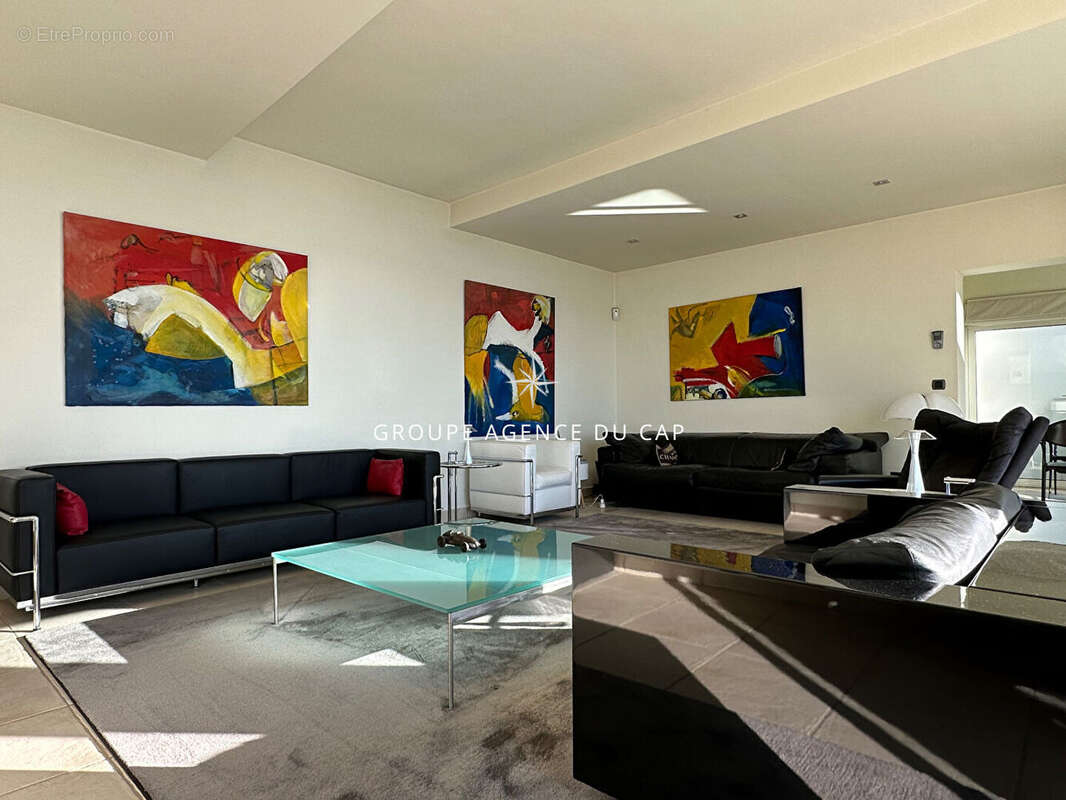 À vendre villa de charme 5 pièces 150m² 3 chambres piscine 3 garages boulodrome - photo 10