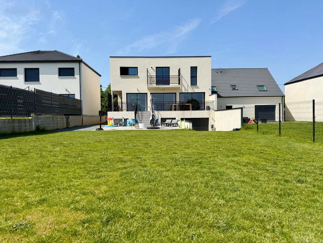 Maison à BUSSY-LES-DAOURS