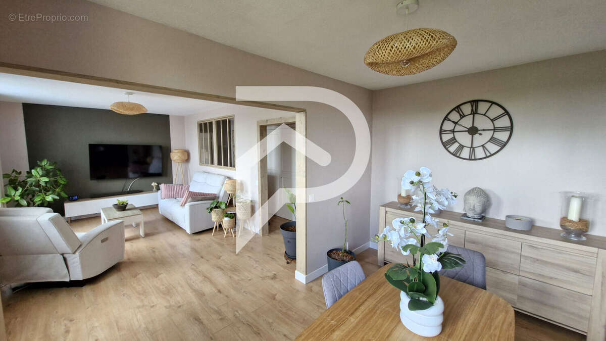 Appartement 4 pièces 95 m² rénové avec garage centre ORTHEZ - photo 2