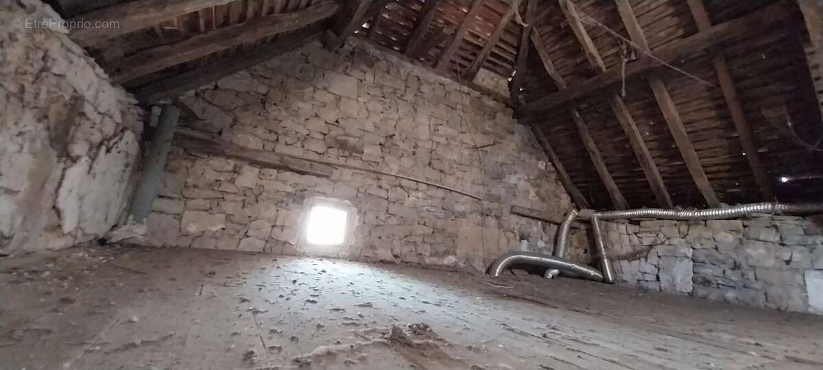 Maison à VAILHOURLES