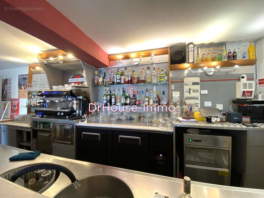 Commerce à SAINTES-MARIES-DE-LA-MER