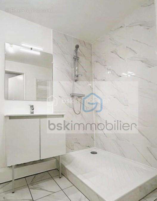 Appartement à CHARENTON-LE-PONT