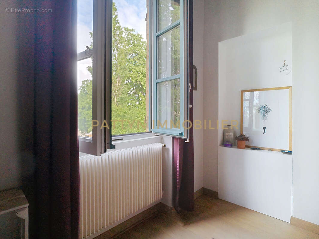 Appartement à NEUVILLE-SUR-SAONE