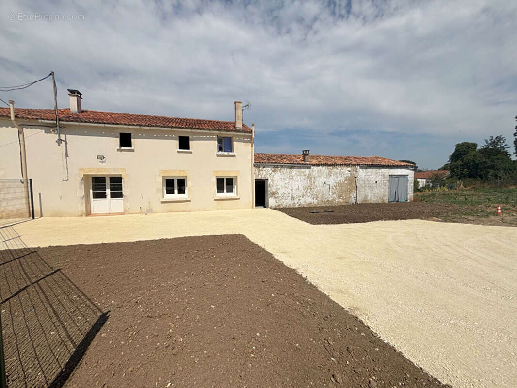 Maison à BALANZAC