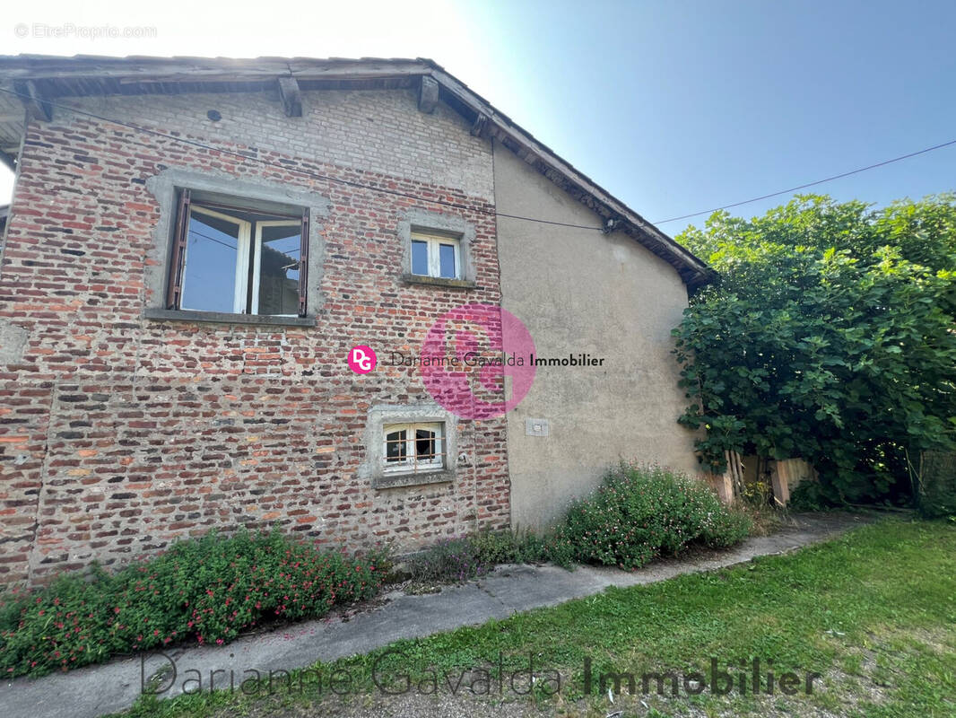 Maison à LIVINHAC-LE-HAUT