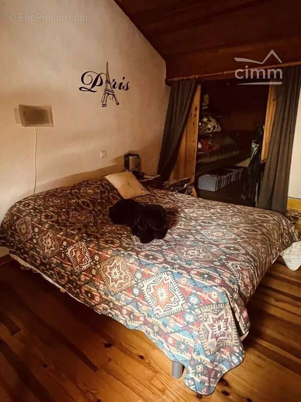 A vendre une grande maison avec jardin et garage - photo 12
