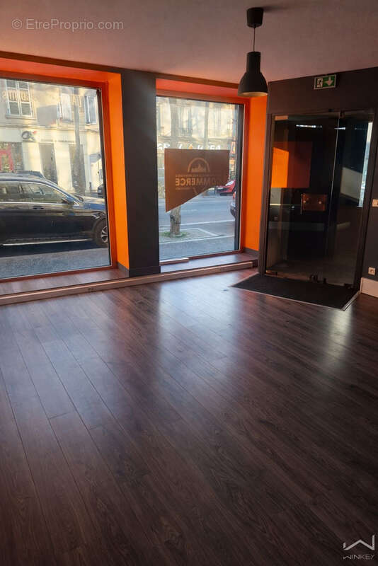 Commerce à MANTES-LA-JOLIE