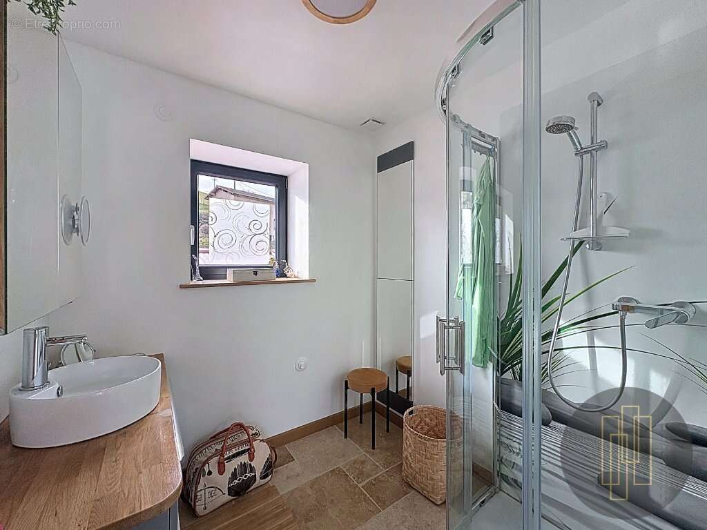 Maison à CHAMBOST-ALLIERES