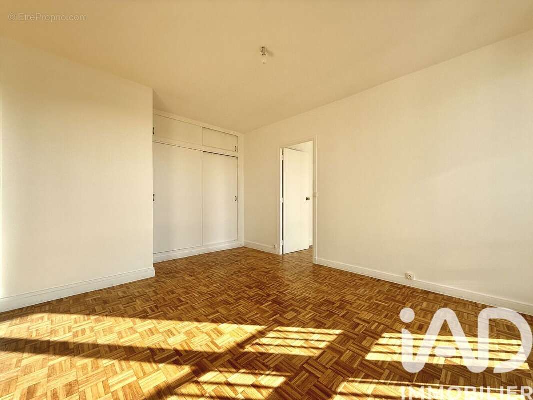 Photo 5 - Appartement à COURBEVOIE