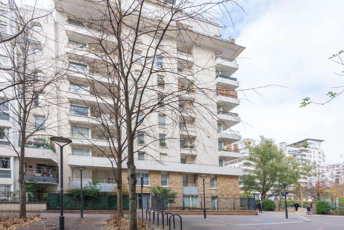 Appartement à COURBEVOIE