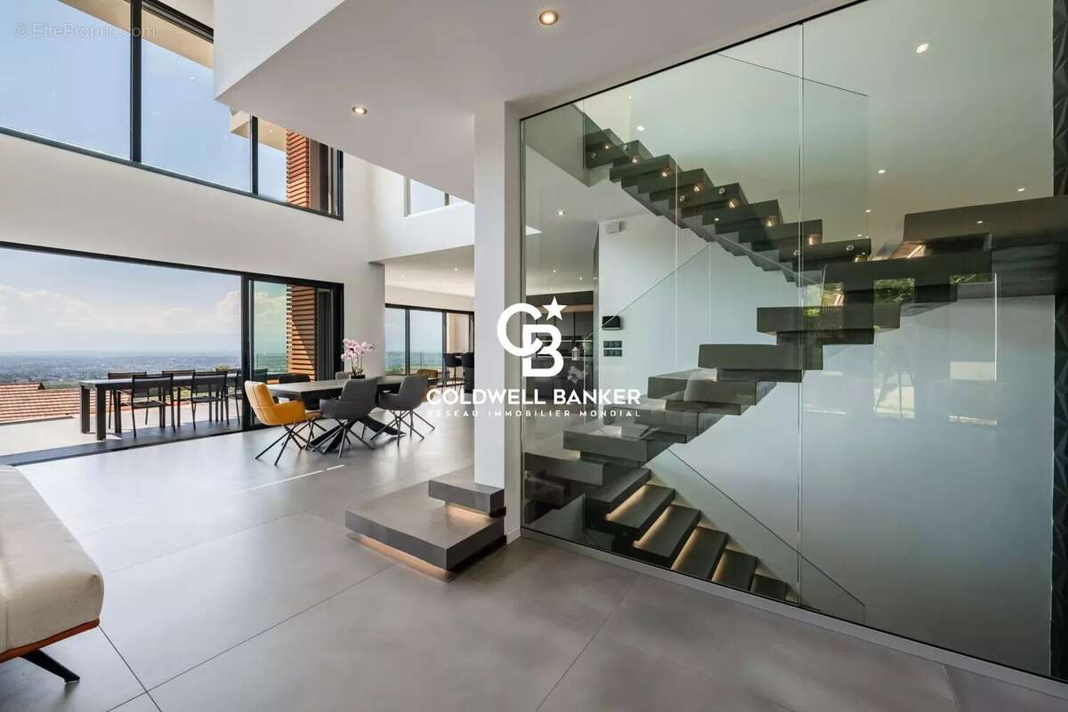 Maison à CRANVES-SALES